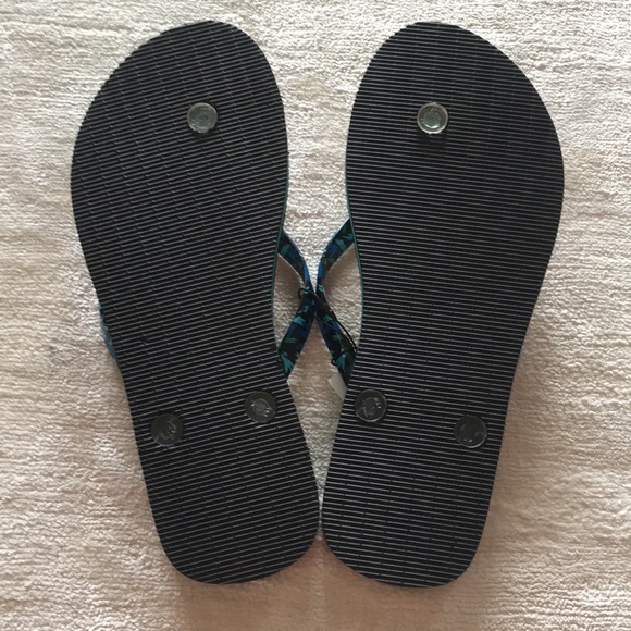 🆕 NWT Vera Bradley Flip Flops - Splash Floral - Picture 3 of 6